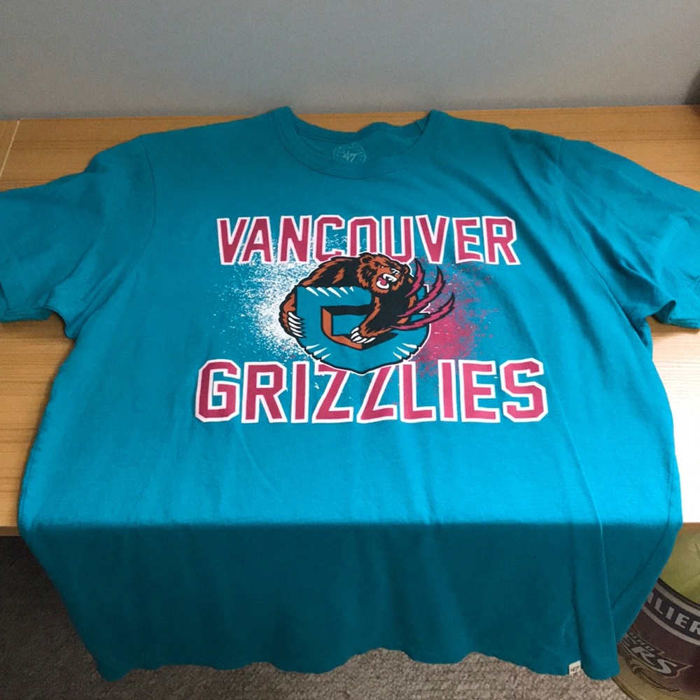 Vancouver Grizzlies T-Shirt Size M